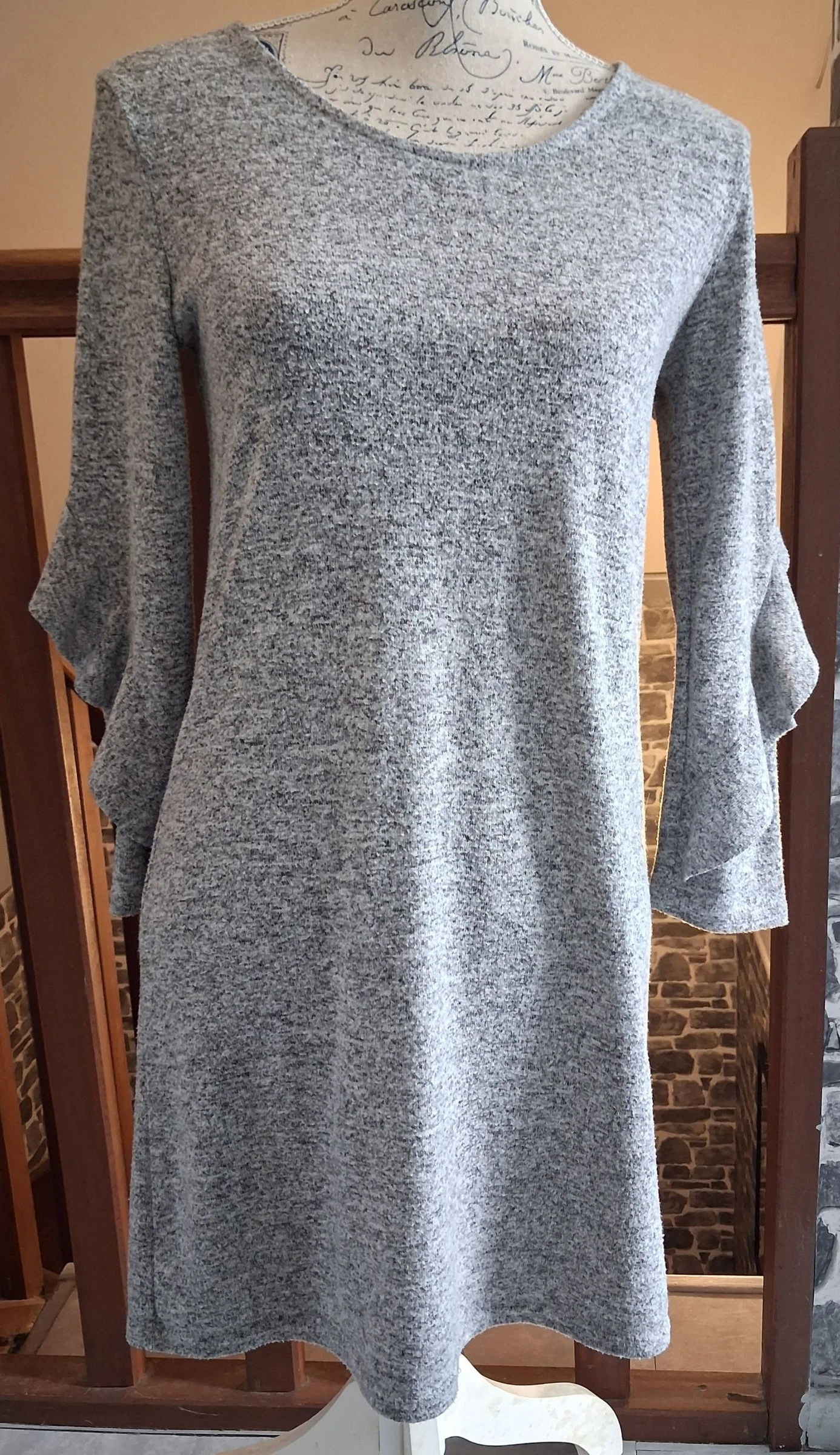Robe courte In Extenso avec les manches volantées